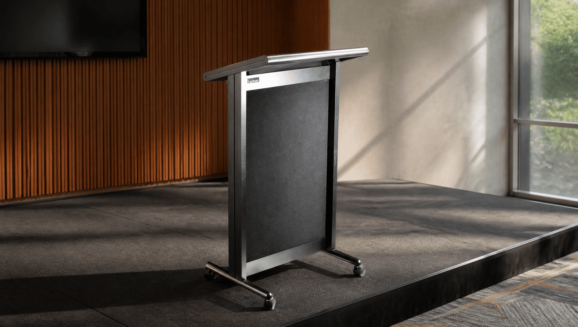 Classic or Aero? How to Choose a Lectern for a Hotel, Venue or Lecture Theatre